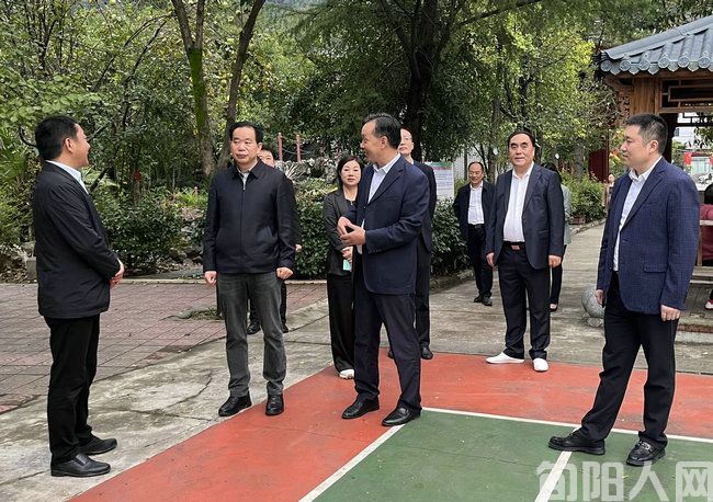 市长检查04.jpg