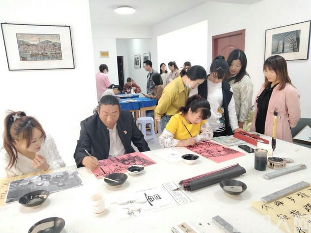 陕西旬阳城关镇四海逸家社区：“点单式”志愿服务暖人心