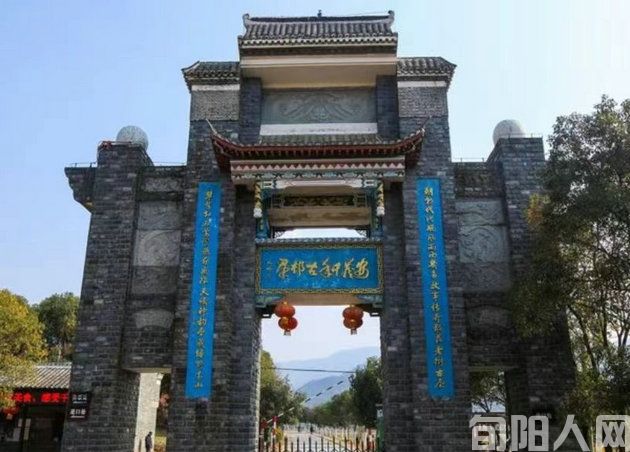 南昌安义古村群         文/石岩磊(图1) 石01.jpg