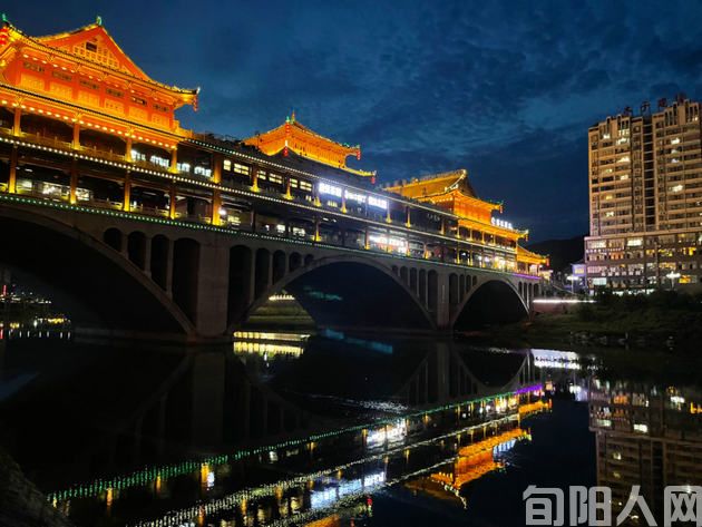 咏景二首                    文/吴丰田(图1) 夜.jpg