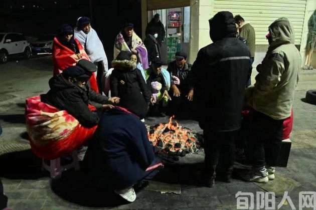 地震过后的人间清醒         文/李向宝 (图1) 地震.jpg