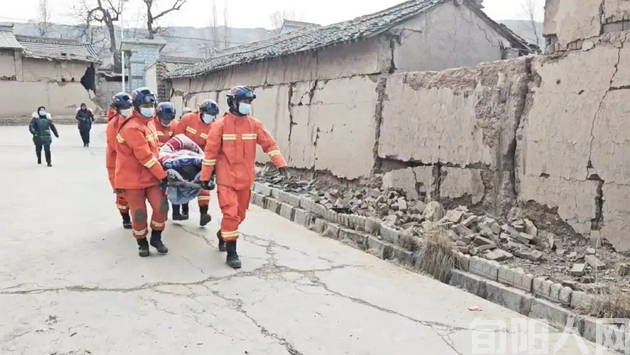 甘肃震灾二首        文/刘承印(图2) 地震2.png