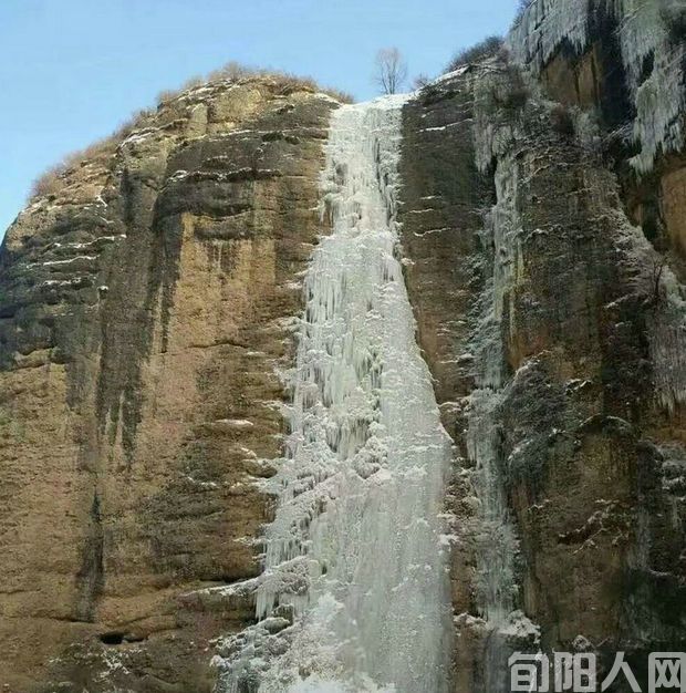 冰川是悬挂岁月头上的一把利剑         文/郭明祥(图2) 冰川2.jpg