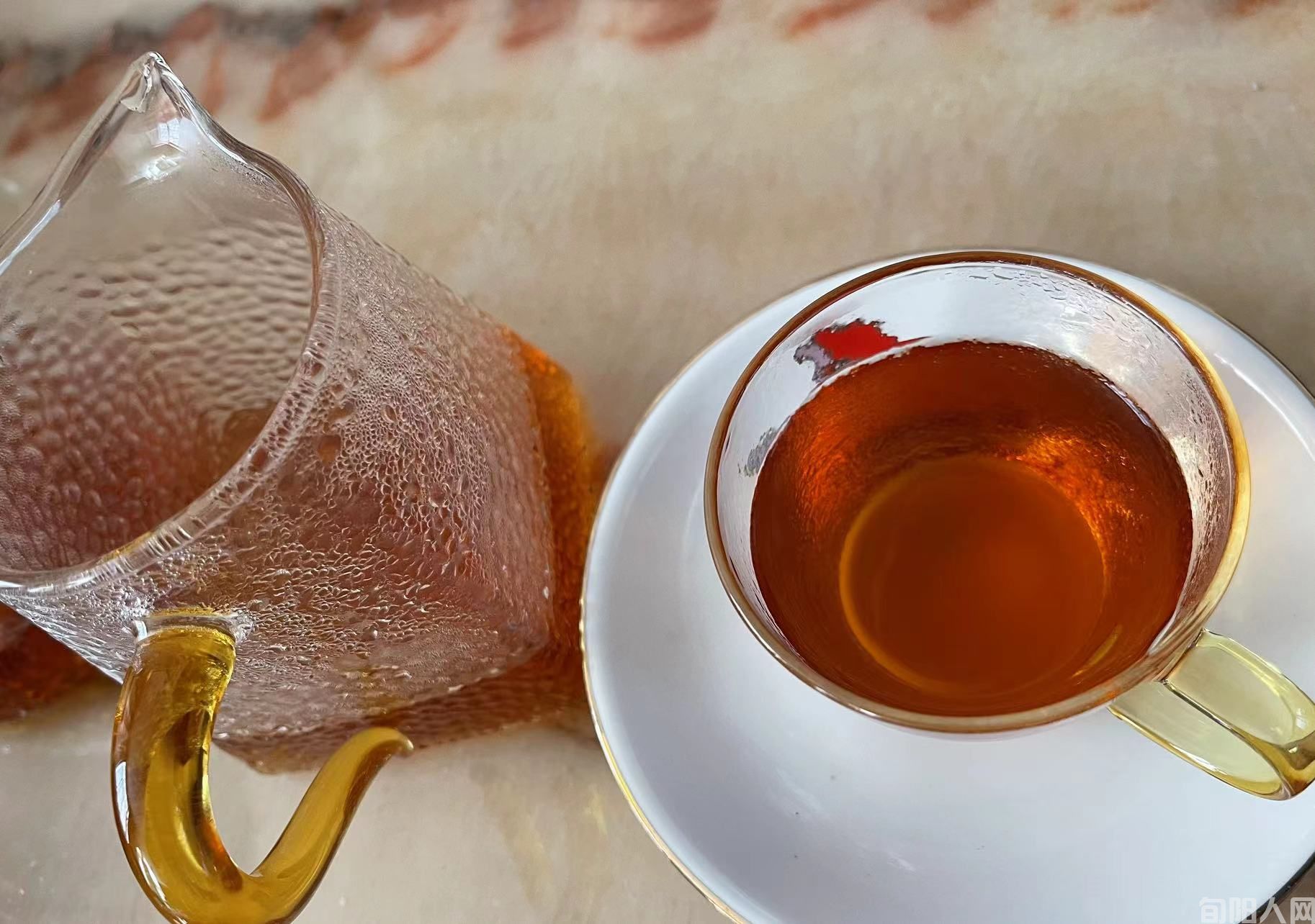 品味(两首)    文/冯海军(图1) 红茶.jpg