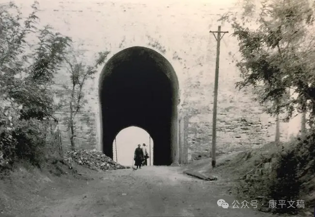 我的往事(6):遇险不死    文/李康平(图1) 往事.png
