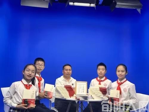 王庭德励志报告会走进泾河新城第三学校(图4) 4.jpg