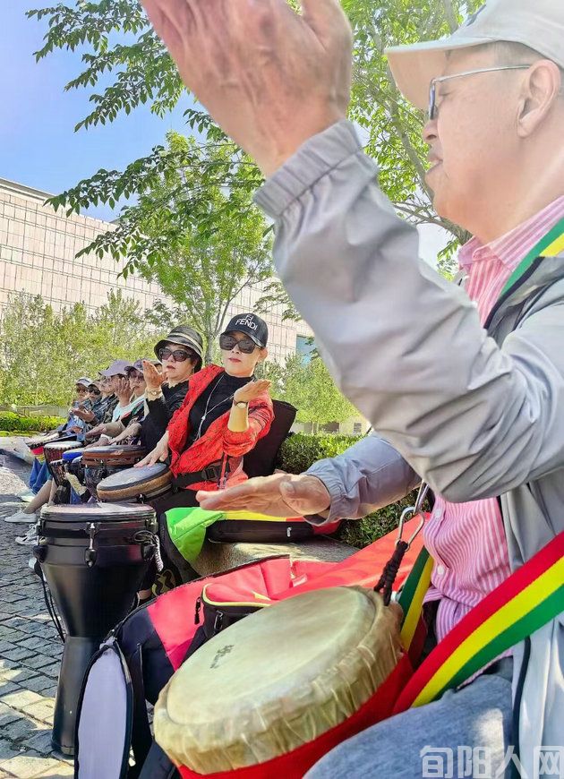 天津文化中心闻鼓问道  文/石岩磊(图1) 手鼓.jpg