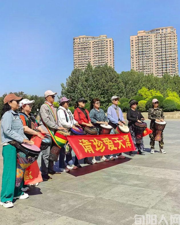 天津文化中心闻鼓问道  文/石岩磊(图3) 老年人2.jpg