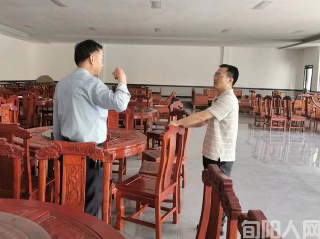 暖心精准提服务,助企纾困强信心 ---旬阳市人民法院单福东院长走访包联企业(图2) 法院走访2.jpg
