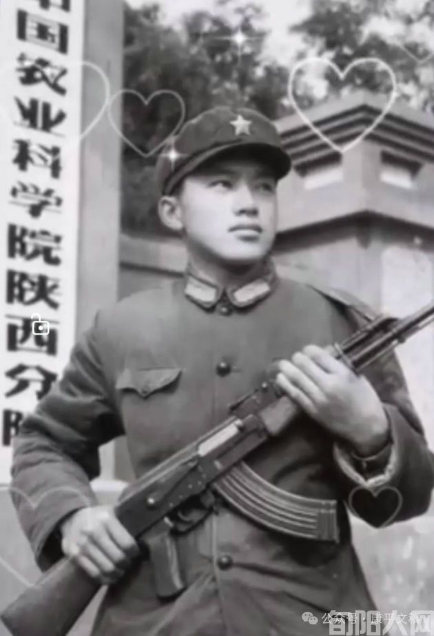 李.jpg
