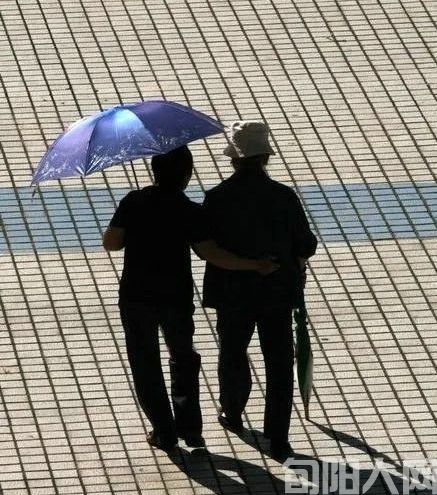 我还能宽容吗?  文/田雪阳(图1) 背影.jpg