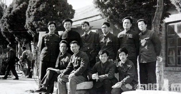 我的往事(111):莫伸老师   文/李康平(图1) 莫伸老师.jpg