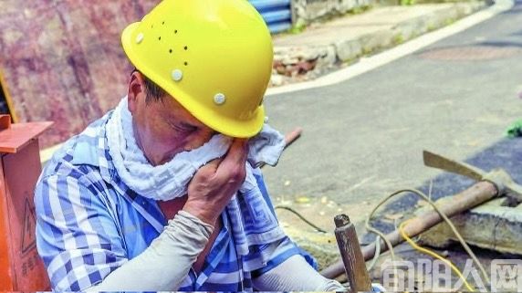 送点凉爽到人间   文/谷去皮(图1) 热3.jpg