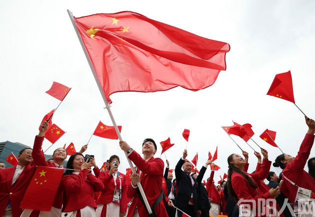 为奥运健儿喝彩    文/刘承印(图1) 奥运.jpg