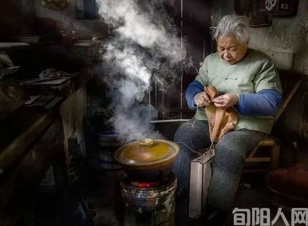 冬日的火炉     文/杨美林(图2) 火炉2.jpg