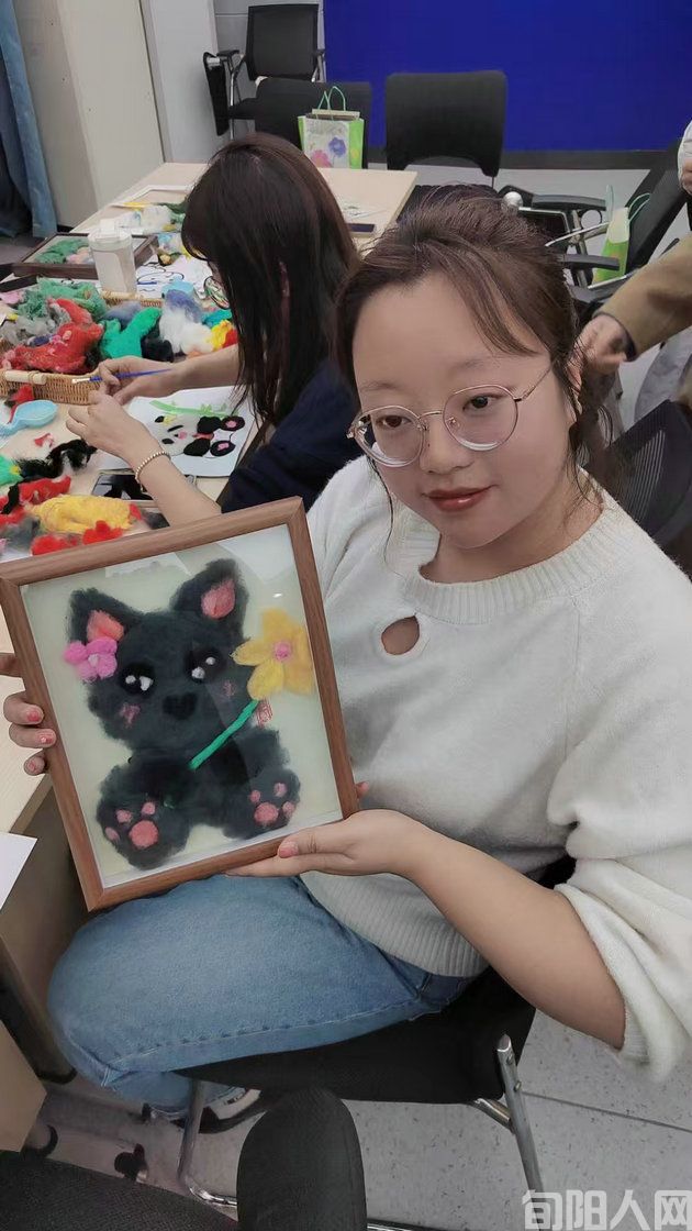 非遗绽芳华  巾帼庆佳节 ---海红棉絮画非遗传承团队走进西安新城区人民检察院(图3) 棉絮5.jpg