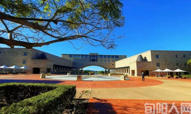 李康平：《异域风情（10）：邂逅知识与美景的邦德大学》（散文）