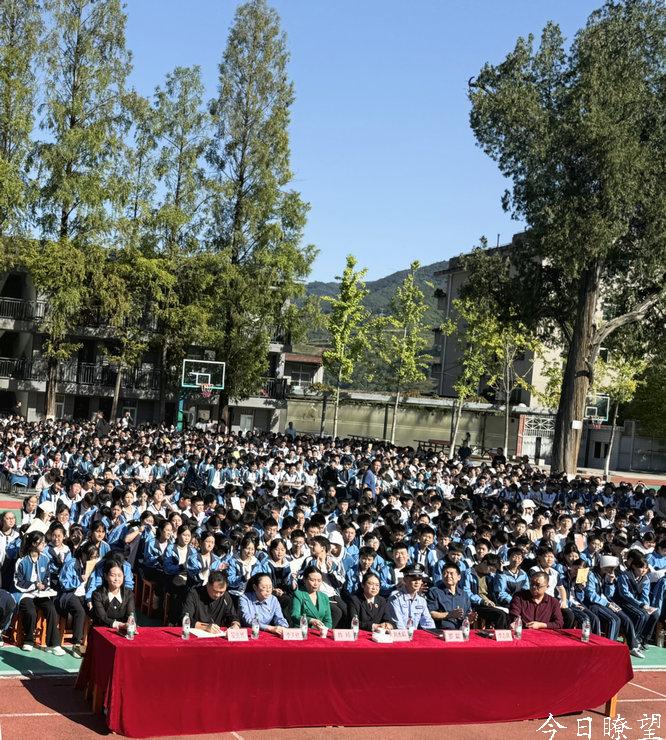旬阳一中开展心理健康与法治教育讲座，2000余名学子共筑成长防线